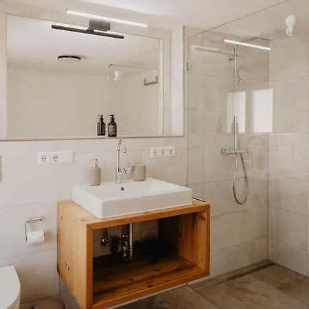 Lindenglueck لوفنغن